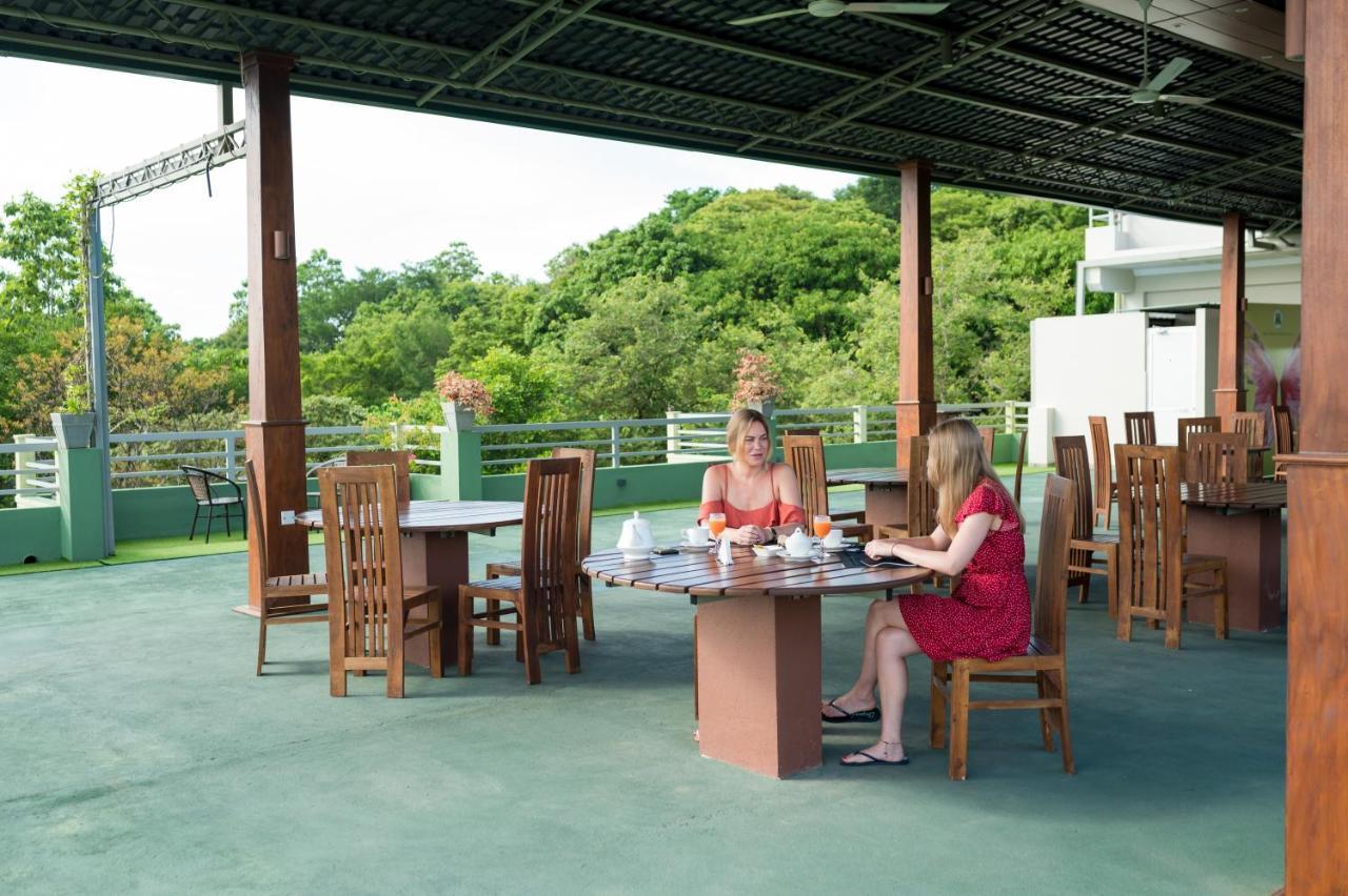 Hotel Mount Rich Rumassala Unawatuna Exterior foto