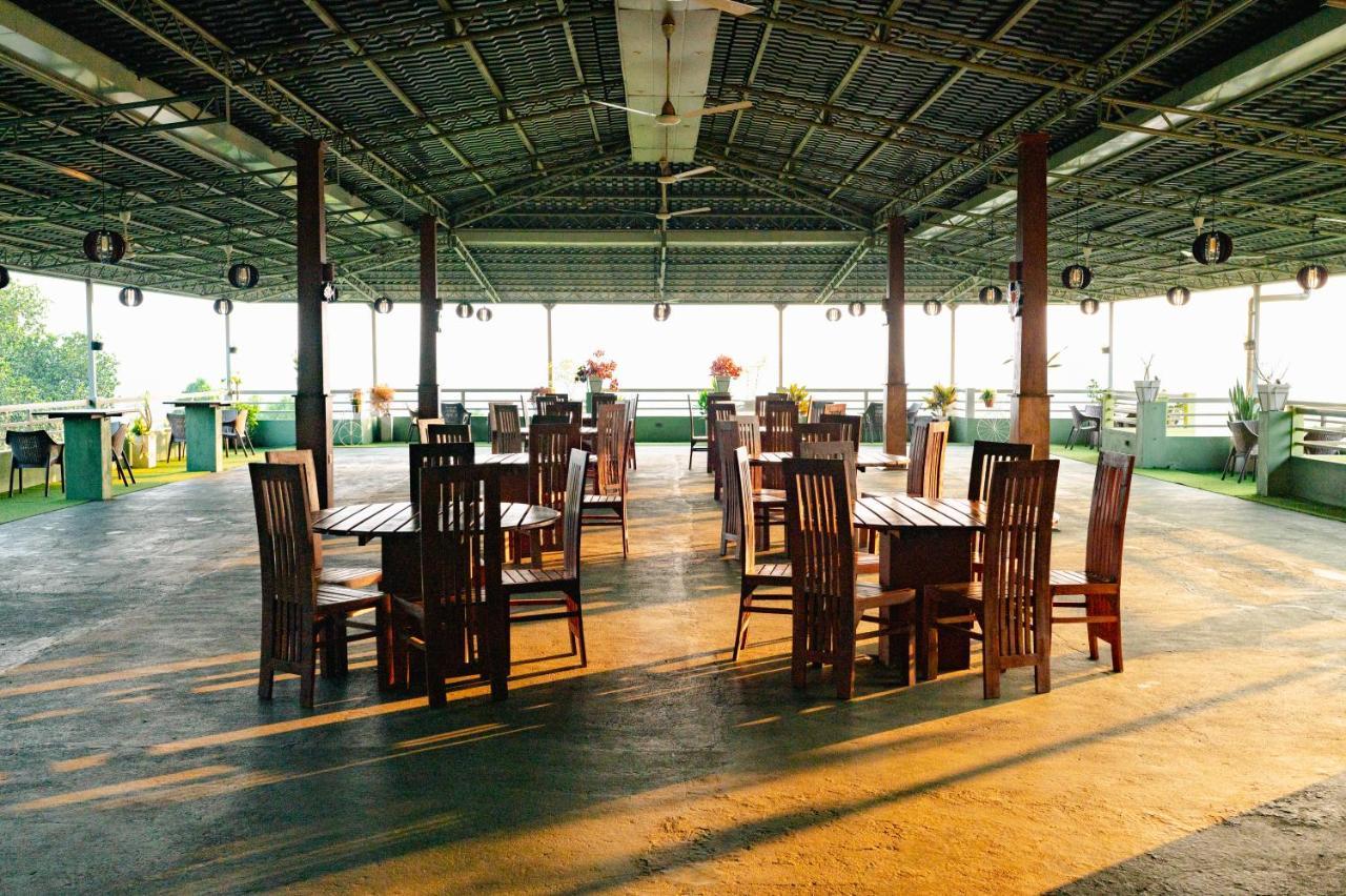 Hotel Mount Rich Rumassala Unawatuna Exterior foto