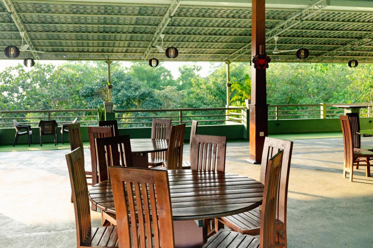 Hotel Mount Rich Rumassala Unawatuna Exterior foto
