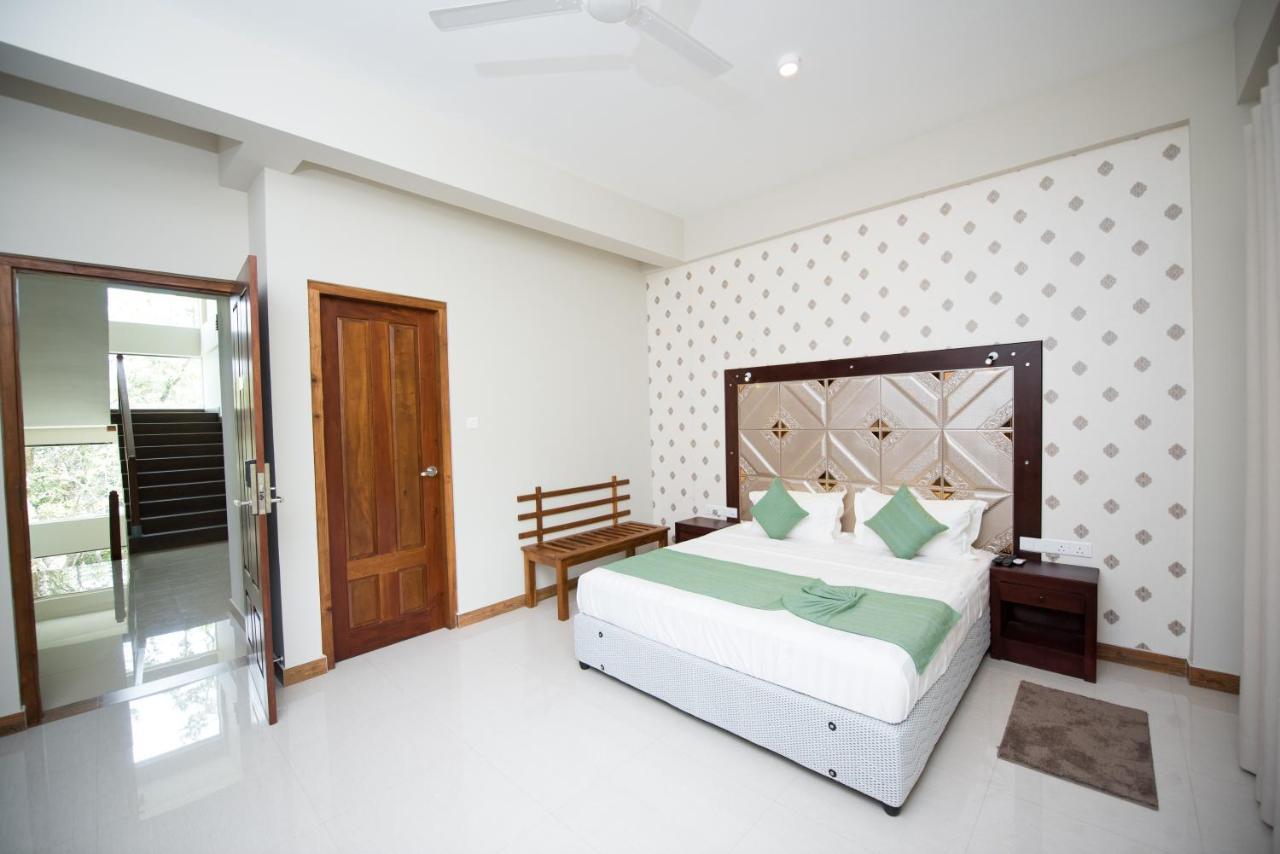 Hotel Mount Rich Rumassala Unawatuna Exterior foto
