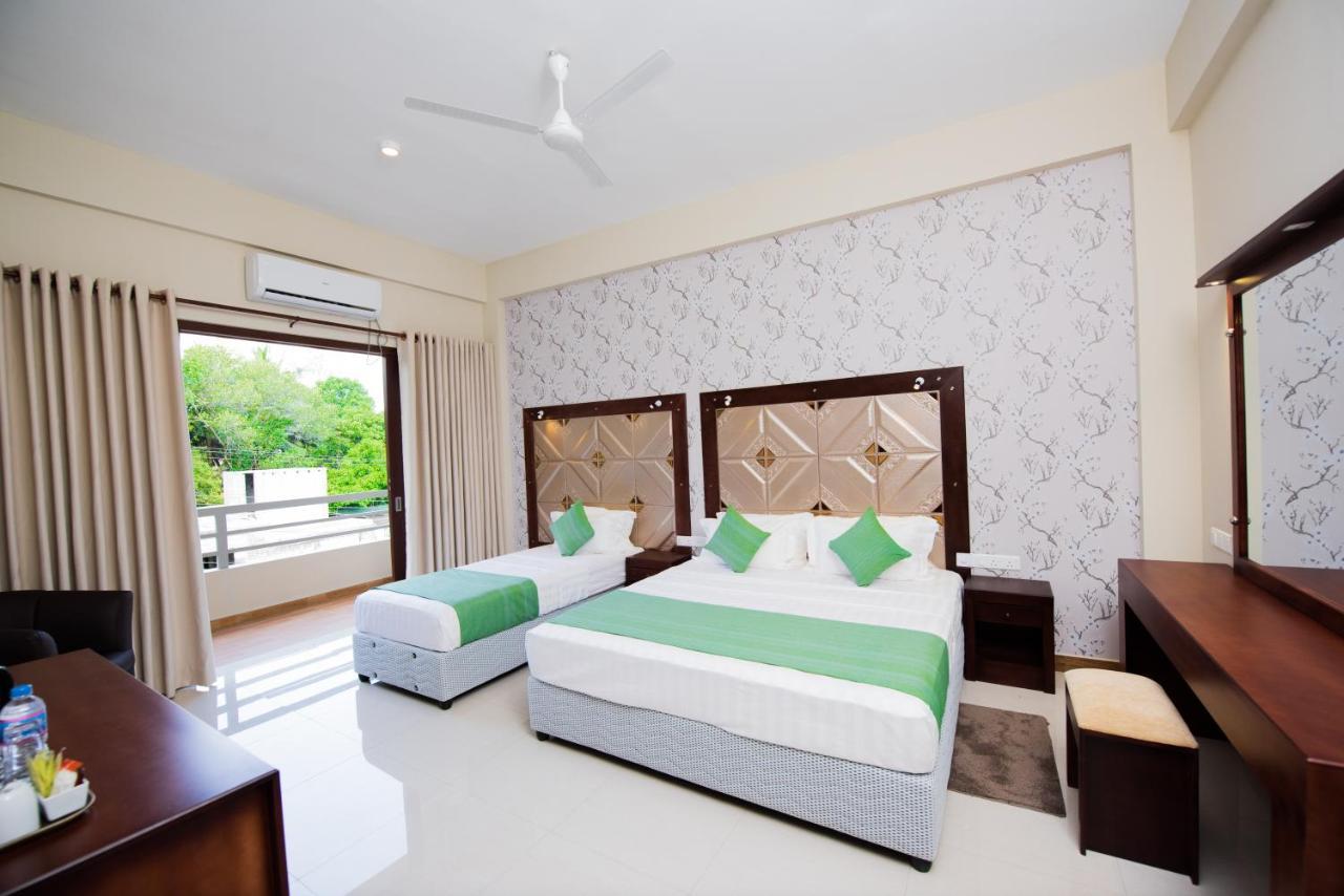 Hotel Mount Rich Rumassala Unawatuna Exterior foto